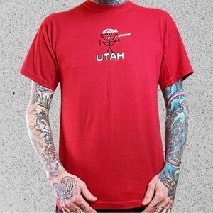 Utah Utes y2k college powerlifting t shirt red color men’s M